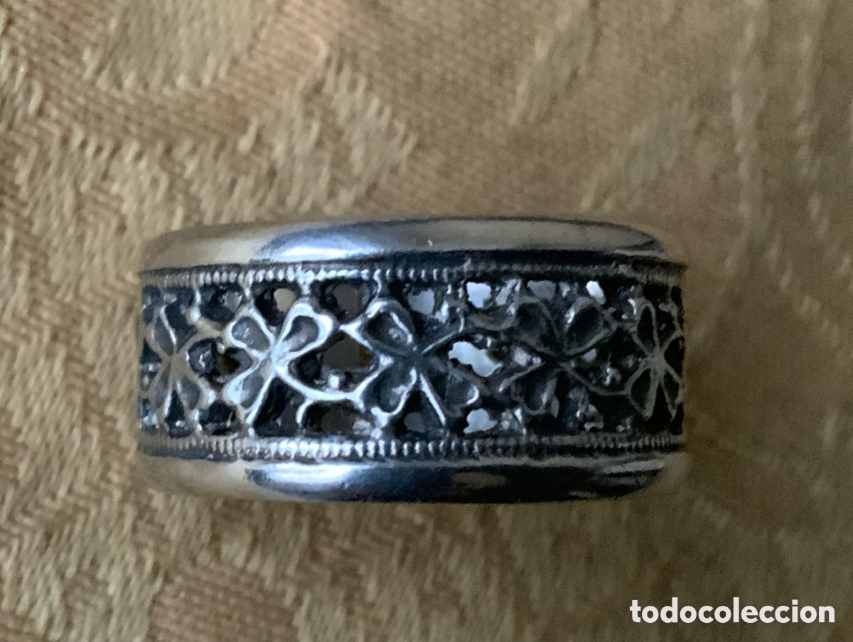 Joyeria: ANTIGUO ANILLO DE PLATA CALADO