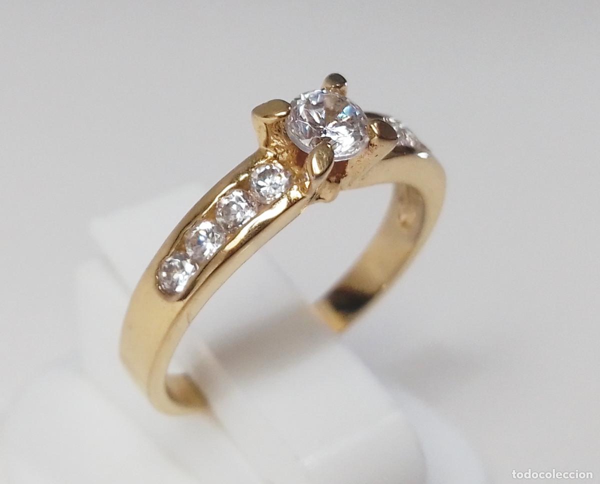 Joyeria: Elegante anillo cl&aacute;sico de plata de ley ba&ntilde;ado en oro con circonitas - Talla 14