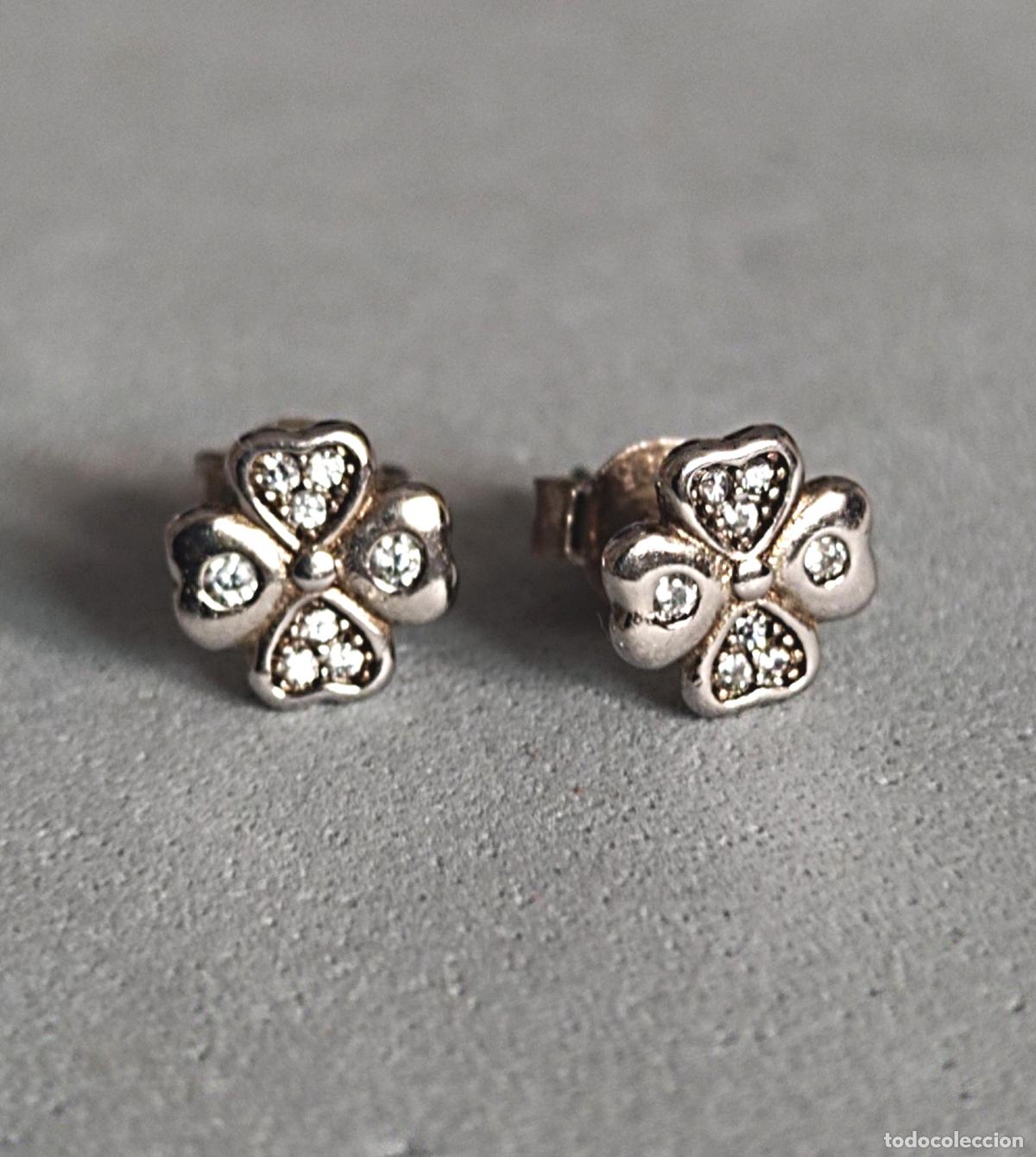 Joyeria: Pendientes de plata de ley, tr&eacute;bol, cierre de presi&oacute;n.