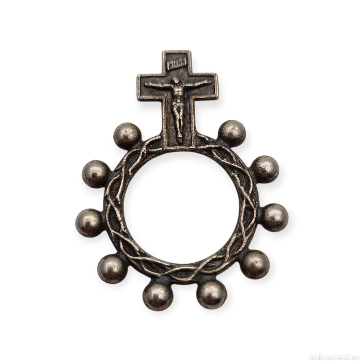 Joyeria: Rosario de dedo de metal con crucifijo, Espa&ntilde;a circa a&ntilde;os 50, pieza religiosa