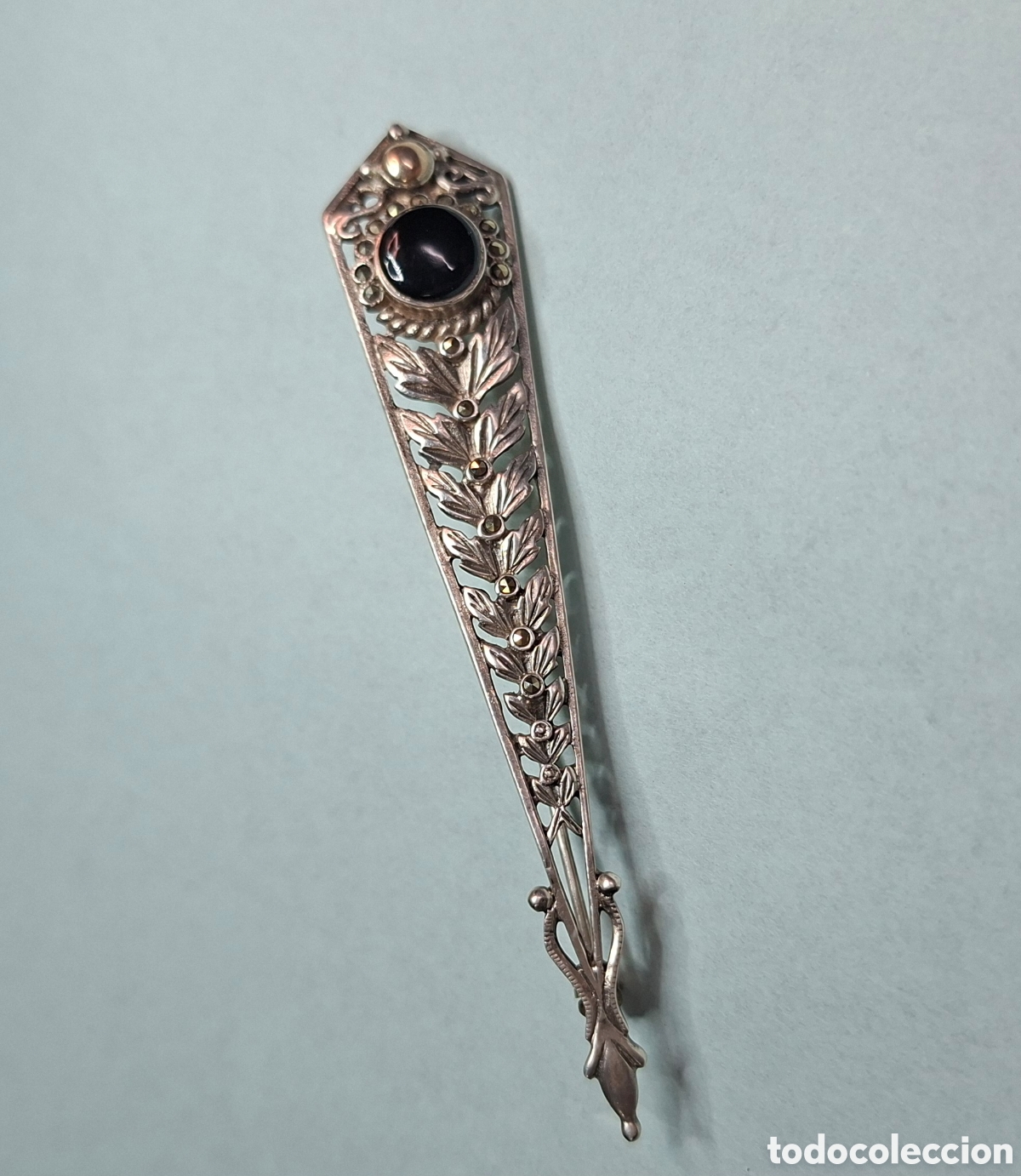 Joyeria: Broche Plata Antiguo con piedra central.