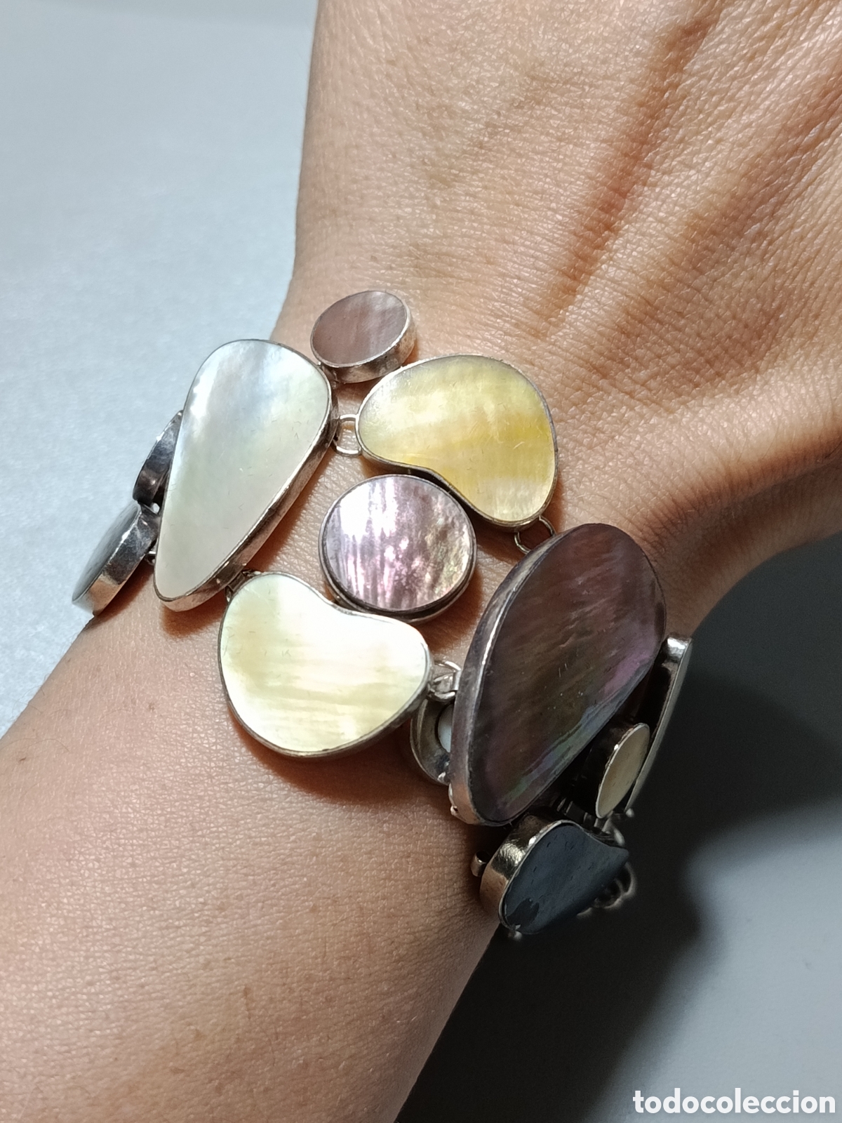 Joyeria: Pulsera ancha de plata de ley y nacar. - Foto 3