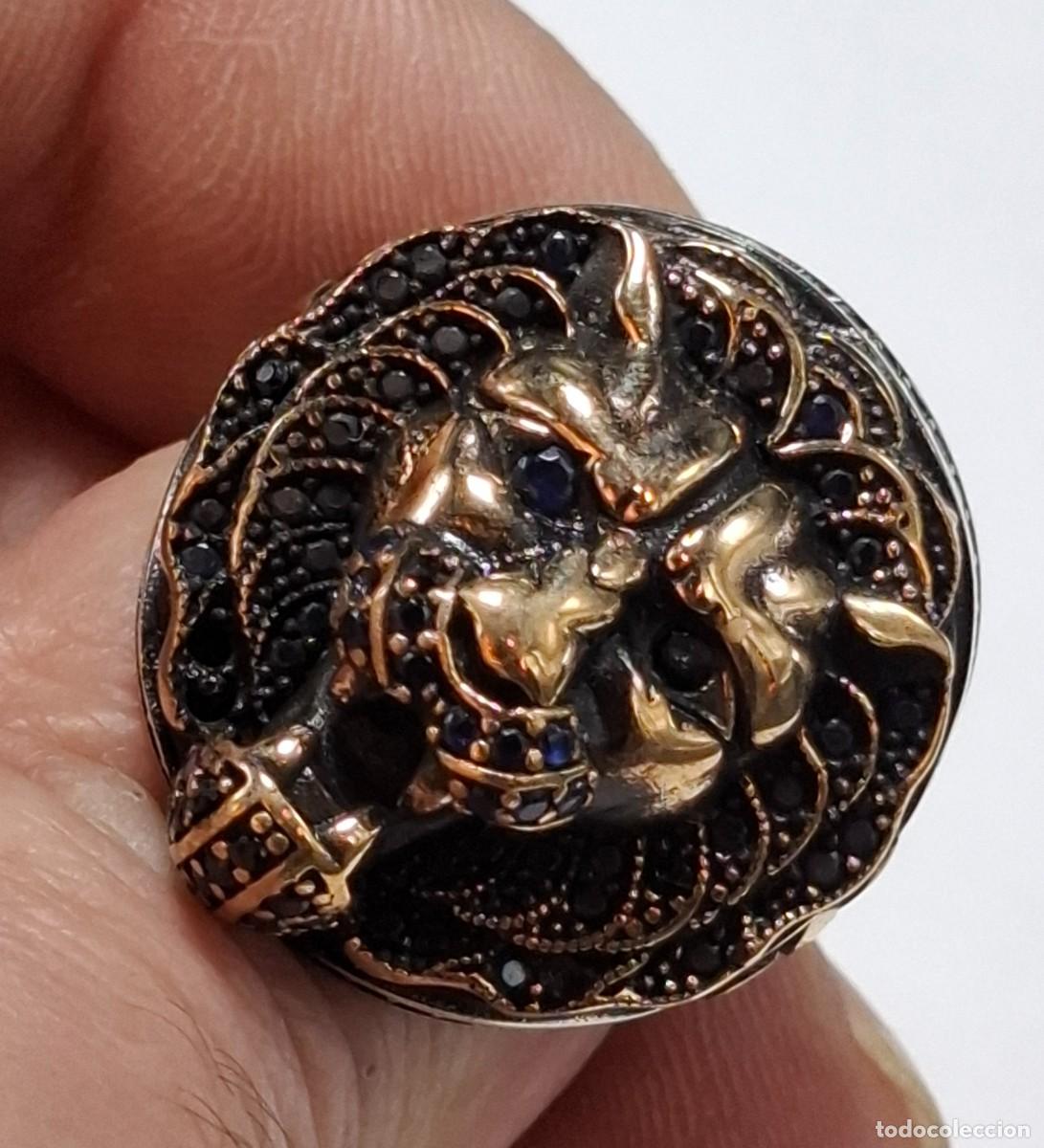 Joyeria: + ANILLO ARTESANAL EN PLATA 925 PLATA DORADA Y CIRCONITAS CON GRAN ESCUDO DE LEON