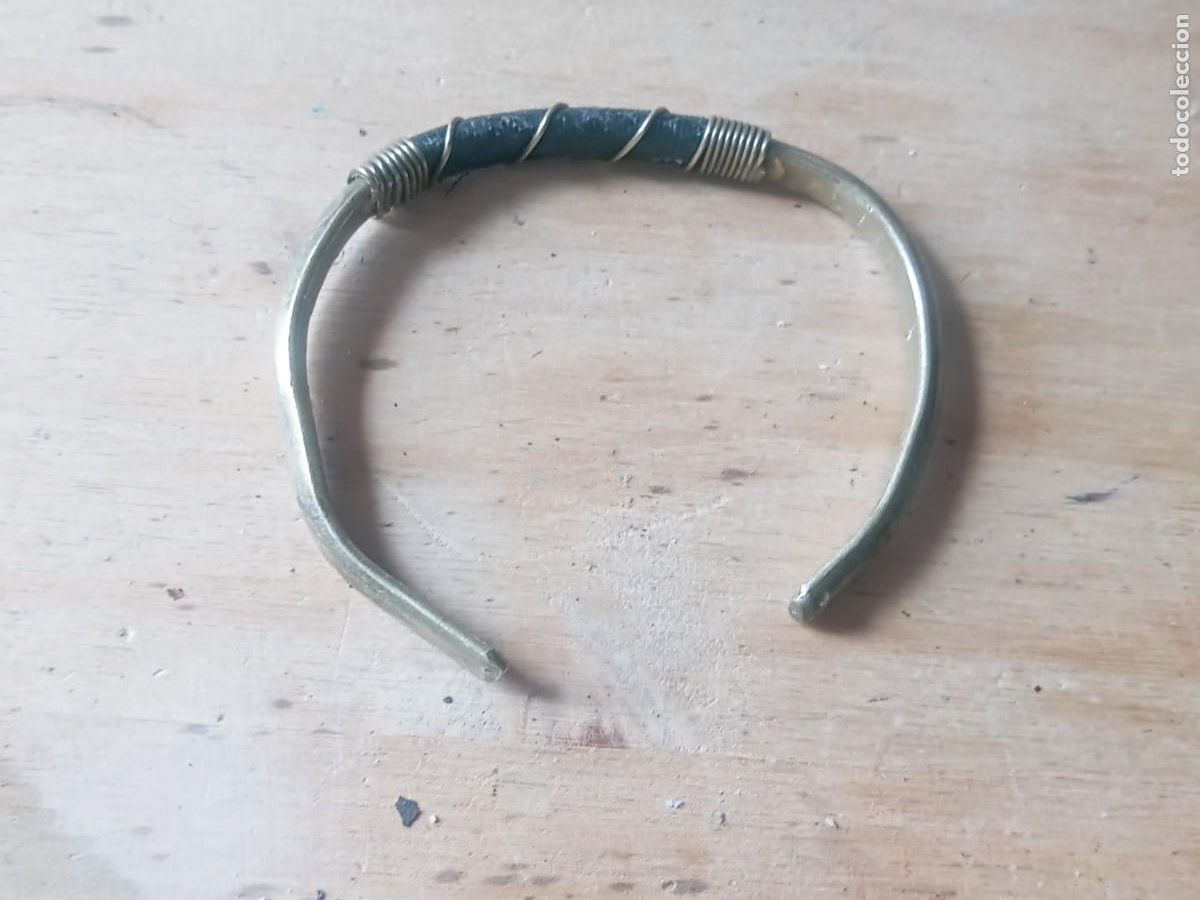 Joaillerie: BONITA Y ANTIGUA PULSERA COBRE Y PIEL DE ELEFANTE