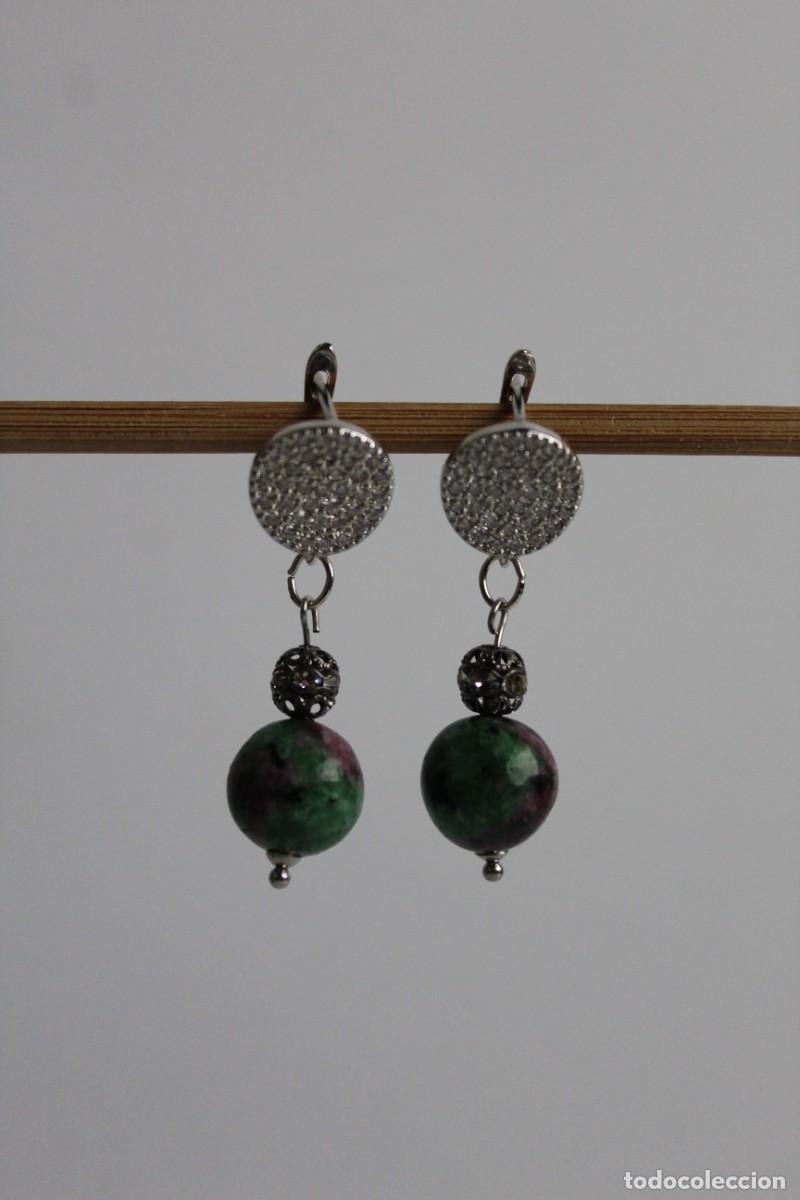 Joyeria: pendientes de zoisita rub&iacute;