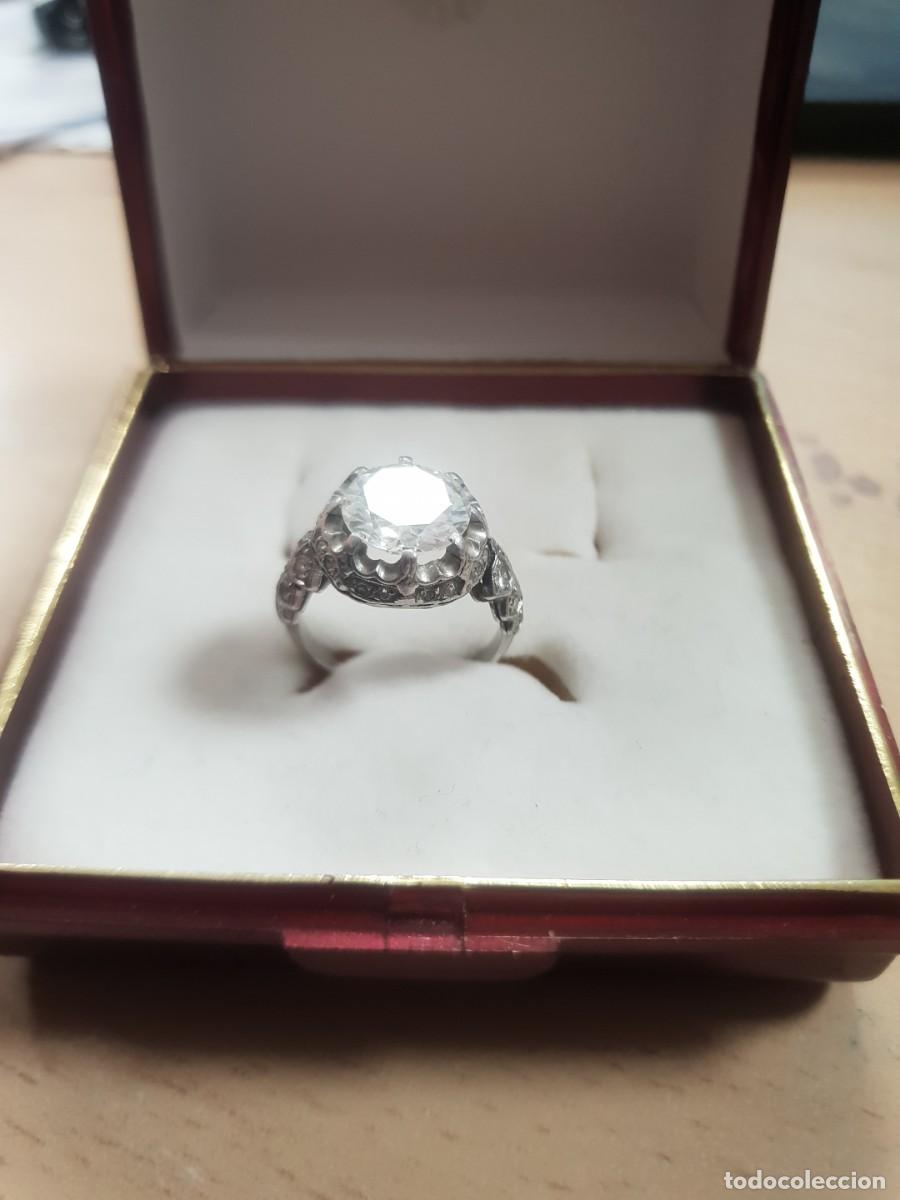 Joyeria: Anillo platino con brillante de 2 kilates montura antigua y piedra talla brillante ver descripcion