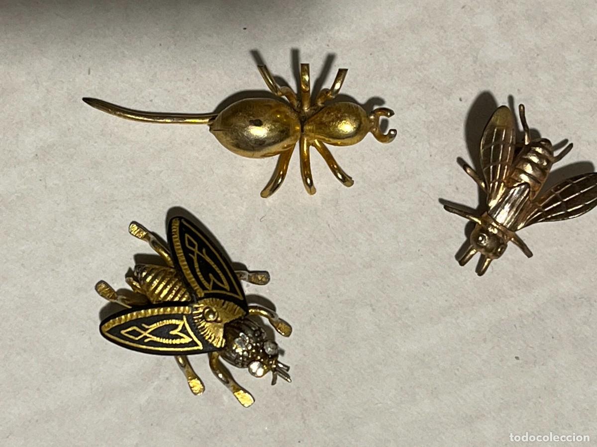 Joyeria: 3 Broches de alfileres figurativos vintage, con forma de insectos.Dorados
