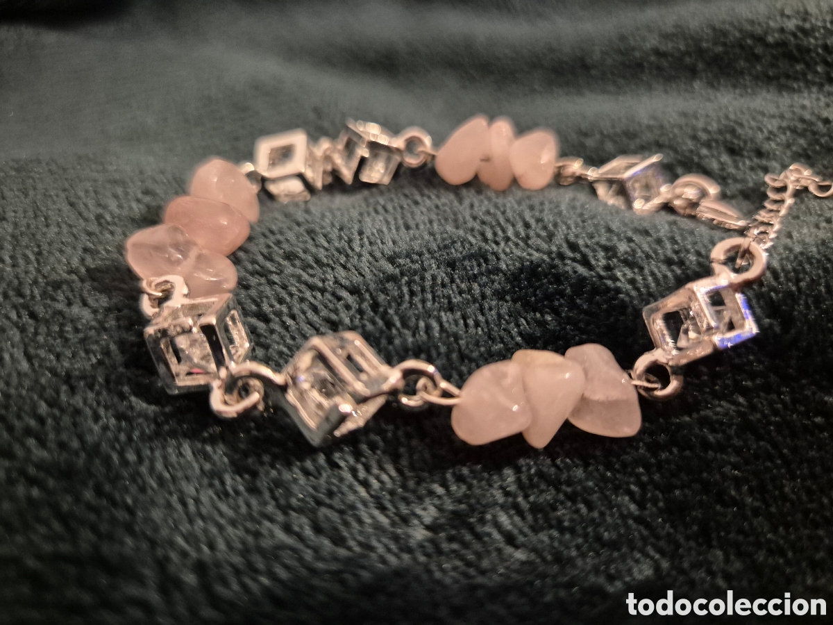Joyeria: Pulsera artesana dise&ntilde;o de cubos plateado y piedras naturales cuarzo rosa