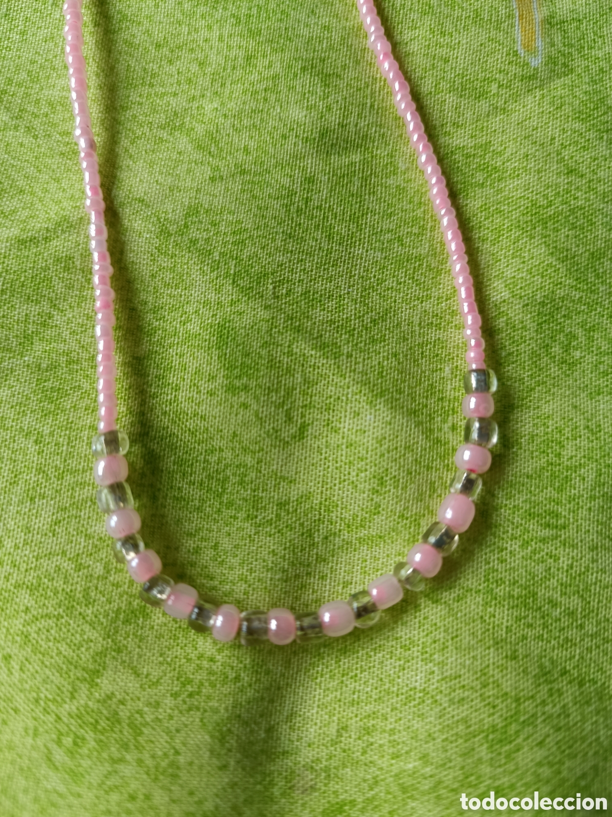 Joyeria: Gargantilla de cuentas rosas y plateadas