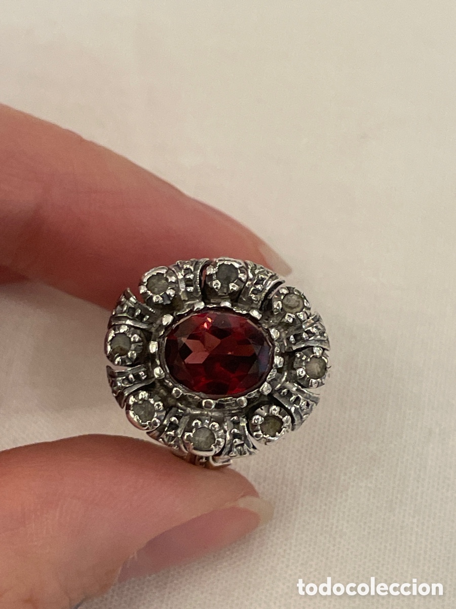 Joyeria: Anillo oro 18K, plata, granate almandino y zafiro