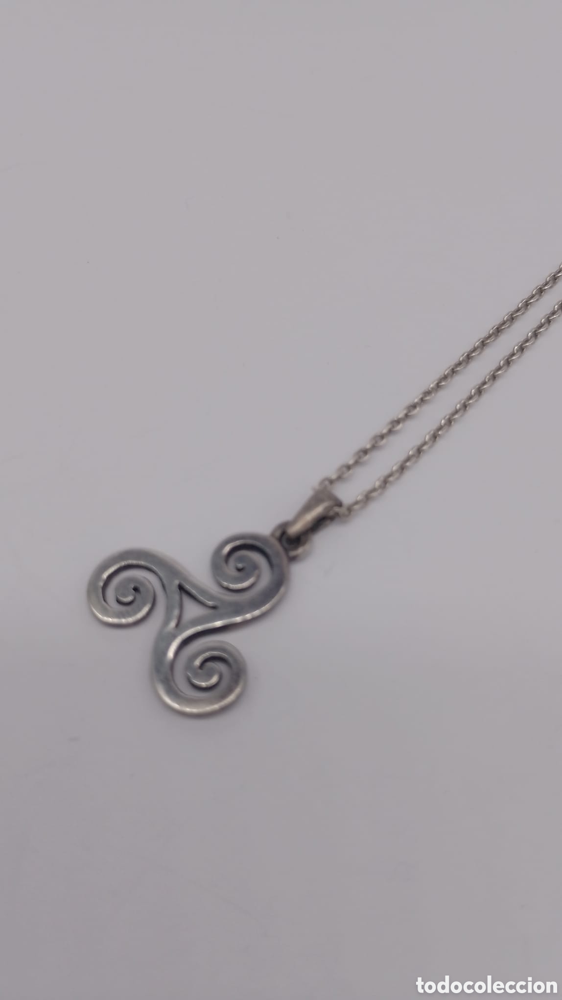 Joyeria: Collar triskel, plata