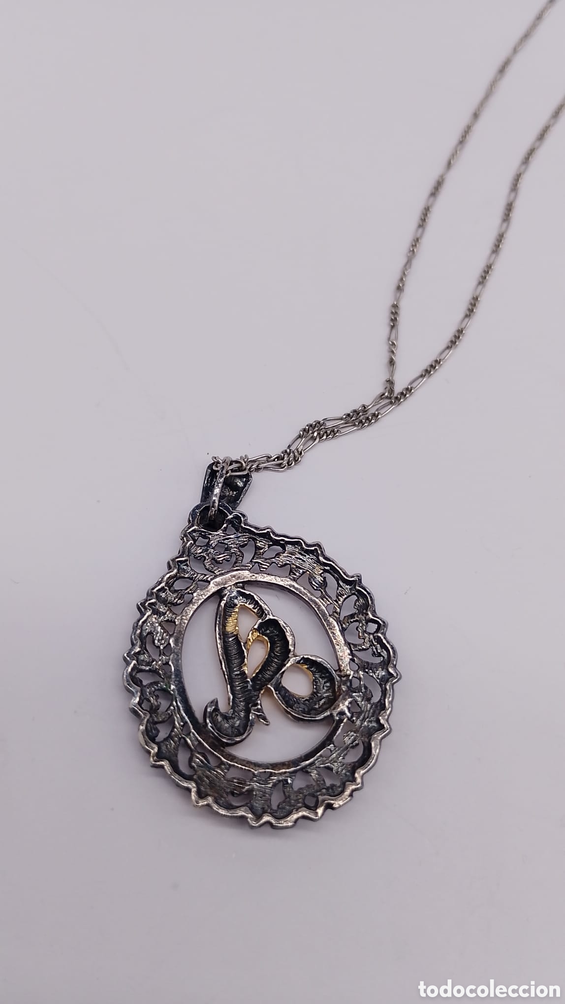 Joyeria: Collar colgante con letra A en plata y oro. - Foto 3