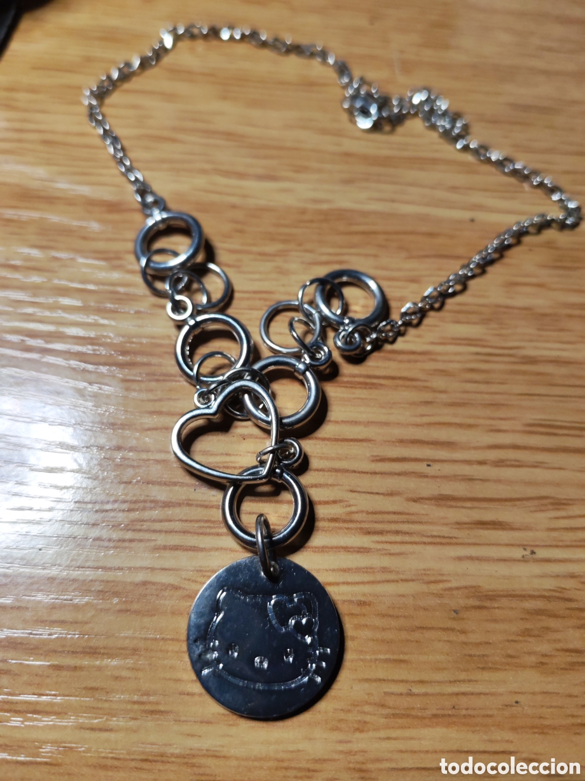 Joyeria: Pulsera Hello Kitty. Con corazon y aros metalicos. vintage. Acero. (CL)