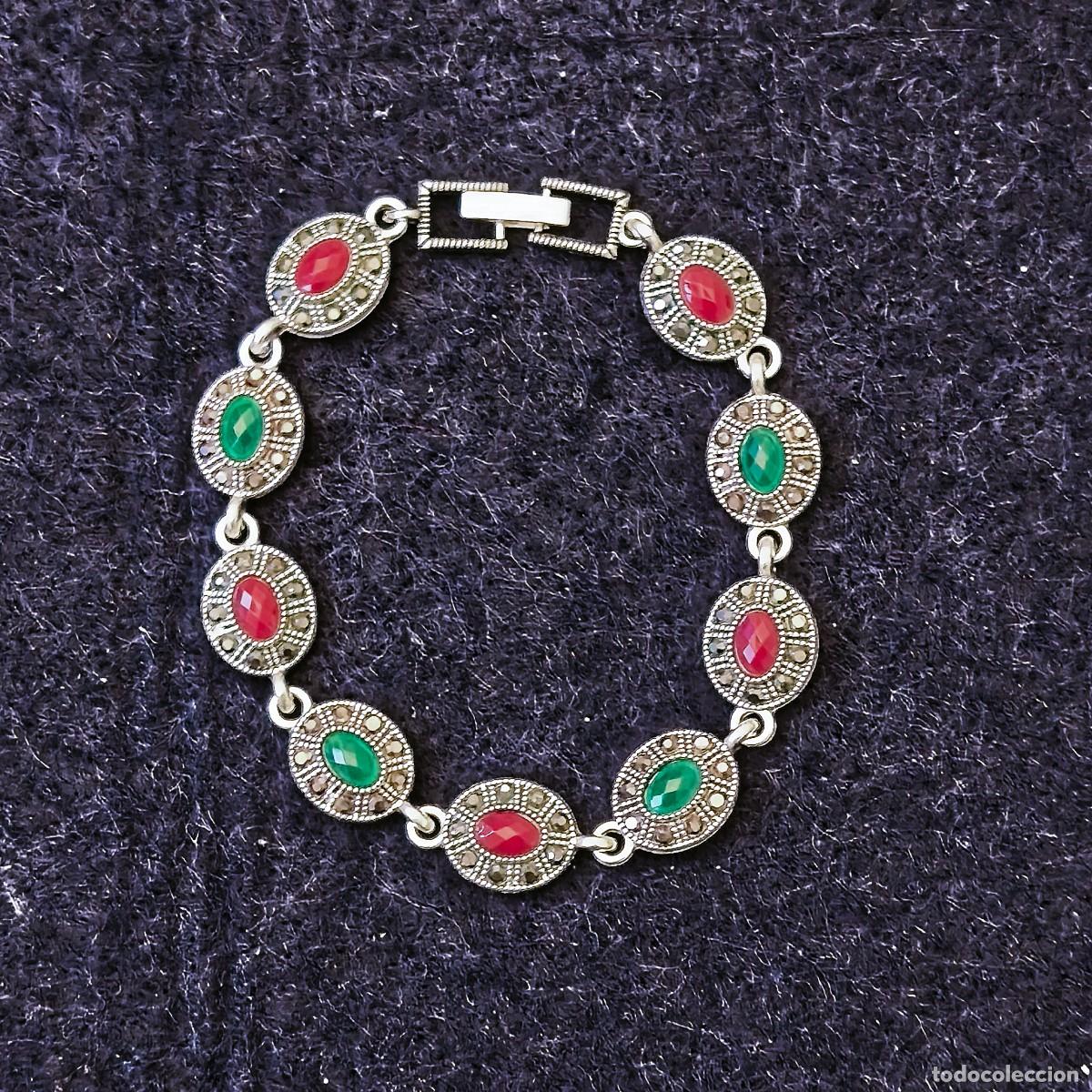 Gioielleria: PULSERA DE ALPACA PLATEADA CON PIEDRAS MULTICOLOR OVALADAS. EN TIPO PLATA ANTIGUA
