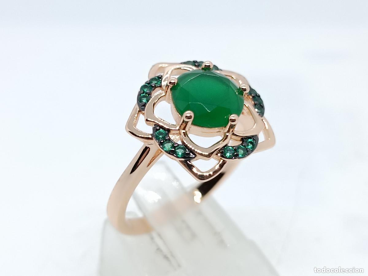 Joyeria: Precioso anillo en oro de 14 quilates, elegante dise&ntilde;o con esmeralda engastada en garras