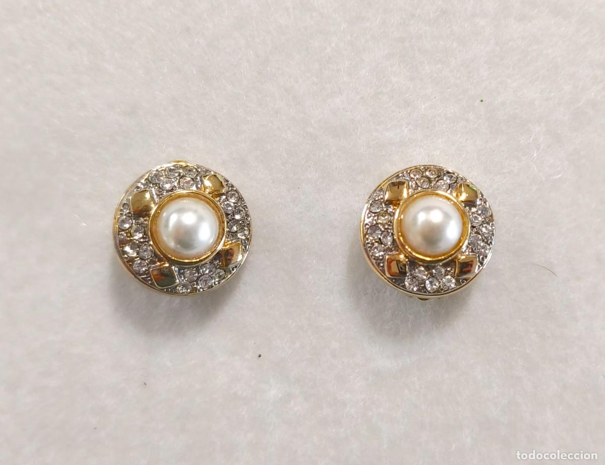 Joyeria: PENDIENTES VINTAGE DE CLIP DORADOS CON PERLAS Y DIAMANTES DE IMITACI&Oacute;N.