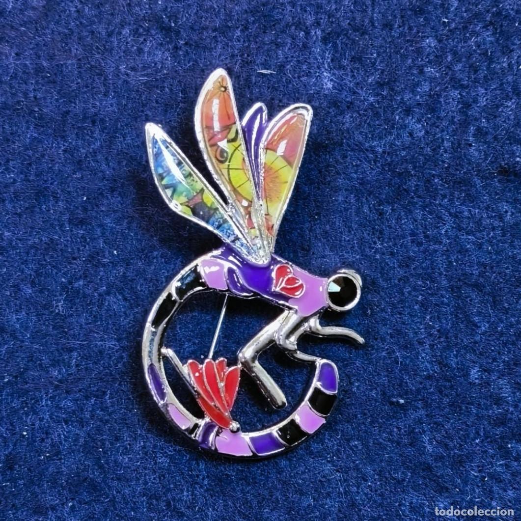 Joaillerie: BROCHE LIBELULA RECOGIDA DE ALPACA PLATEADA Y ESMALTADA. MED. 6 X 3,5 CMS