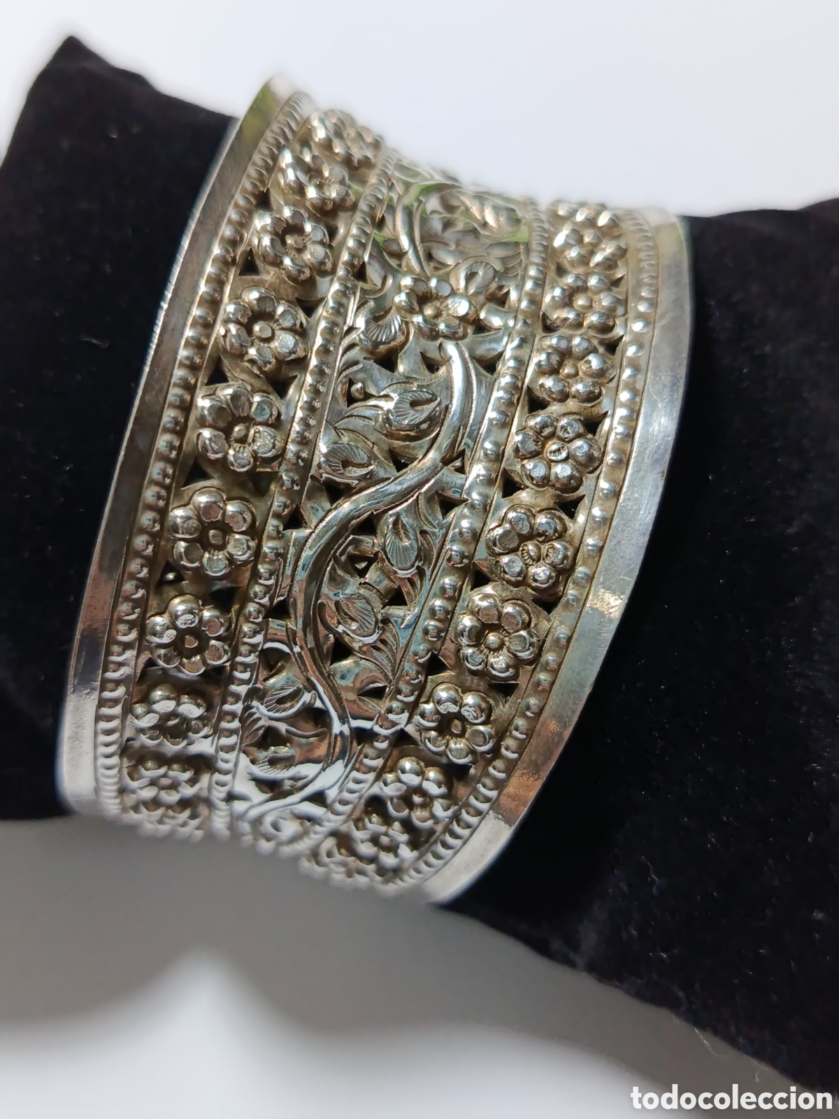 Joyeria: Espectacular brazalete de plata labrado. - Foto 2
