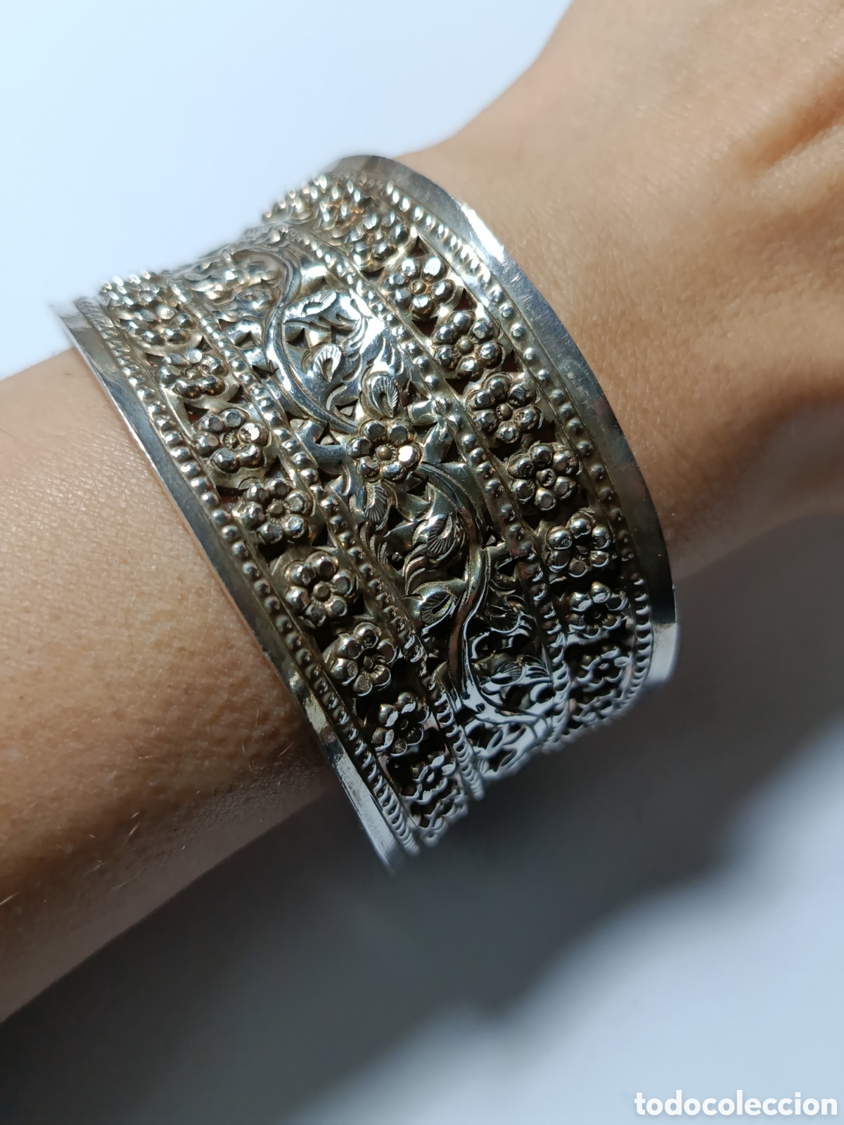 Joyeria: Espectacular brazalete de plata labrado. - Foto 3