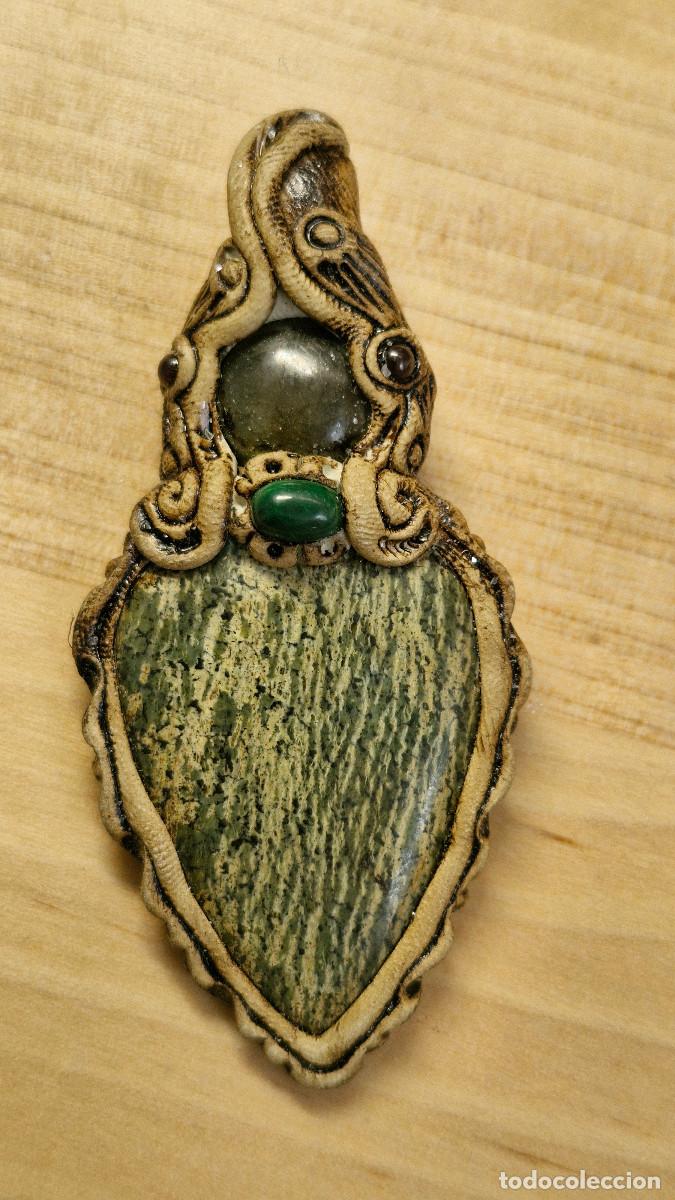 Joyeria: Colgante Celta con Serpentina, Malaquita y Labradorita