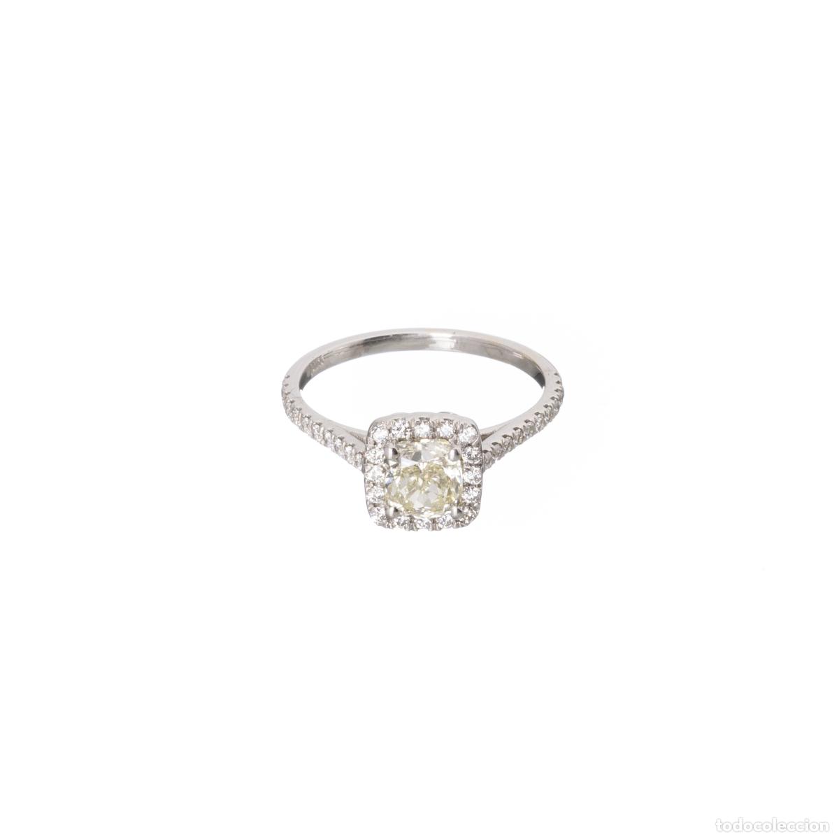Joyeria: Anillo solitario de oro y diamantes. - Foto 1