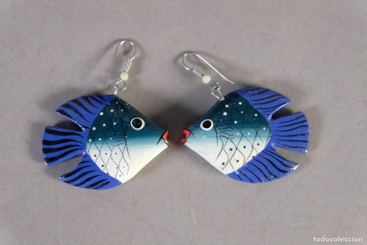 Joyeria: PENDIENTES EN MADERA PINTADA CON FORMA DE PEZ - Foto 2