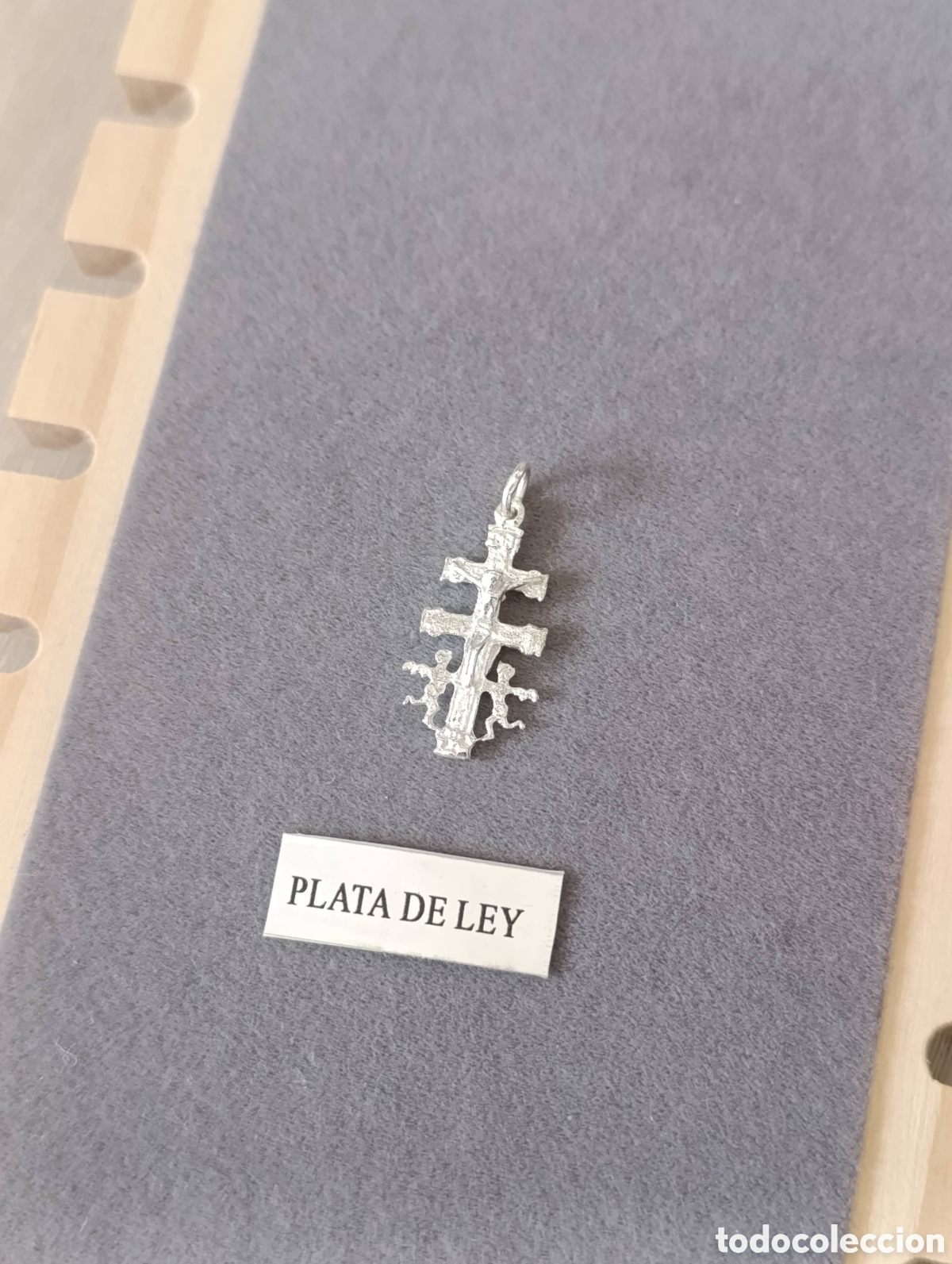Joyeria: Colgante cruz Caravaca en plata