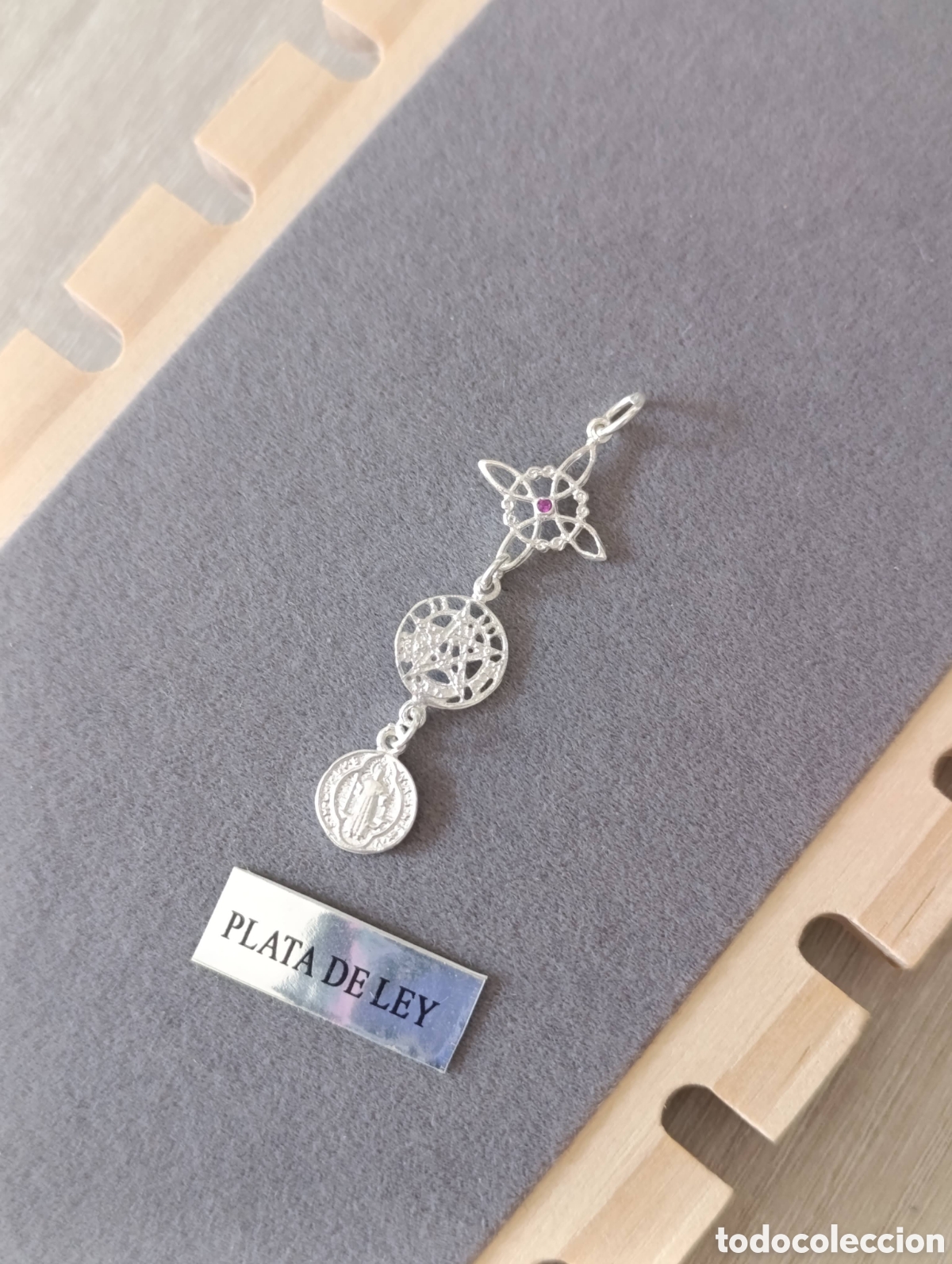 Joyeria: Triple protecci&oacute;n con circonita rosa