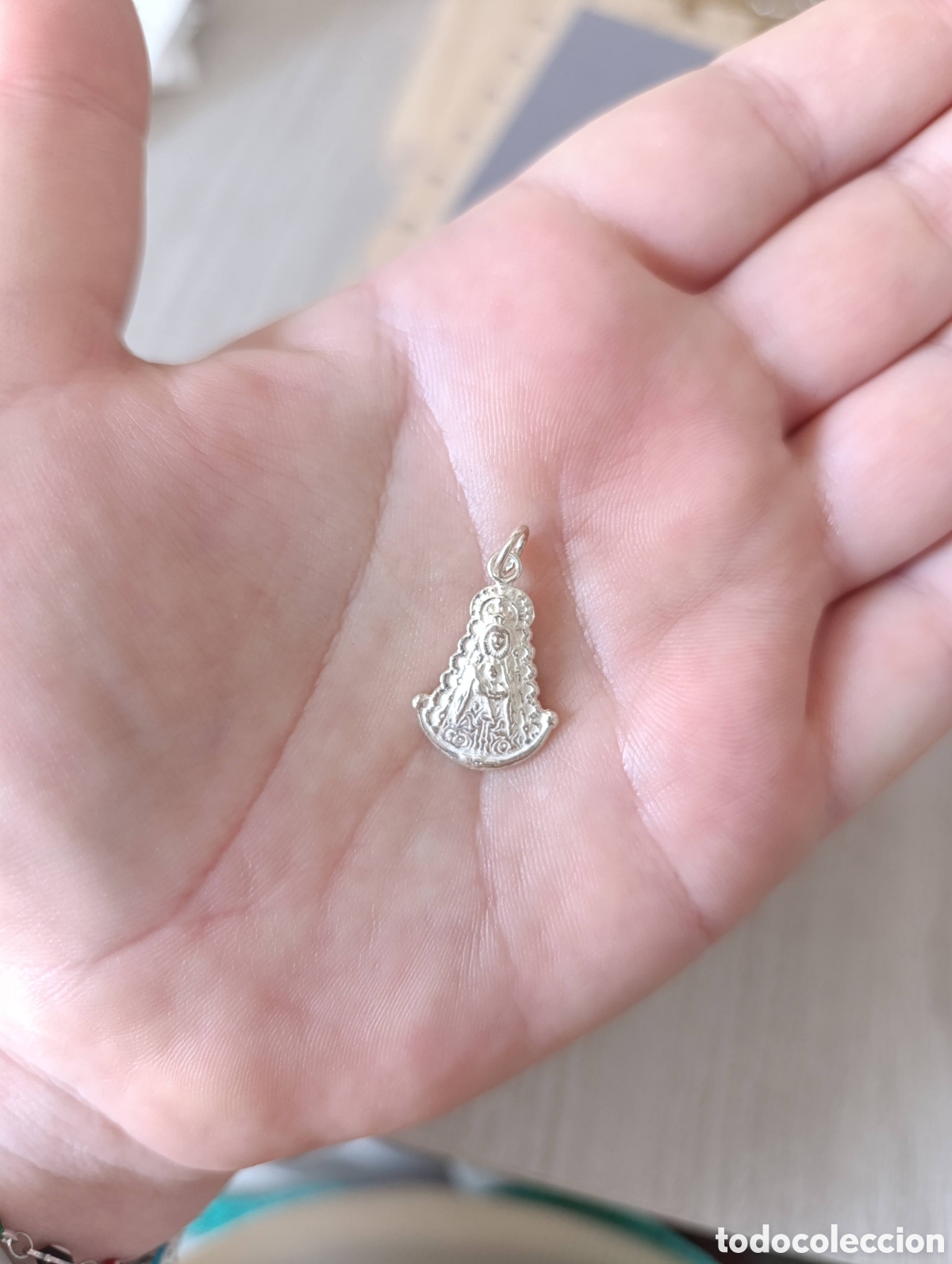 Joyeria: Colgante virgen del roc&iacute;o en plata - Foto 4