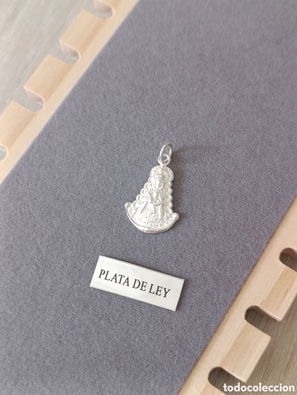 Joyeria: Colgante virgen del roc&iacute;o en plata