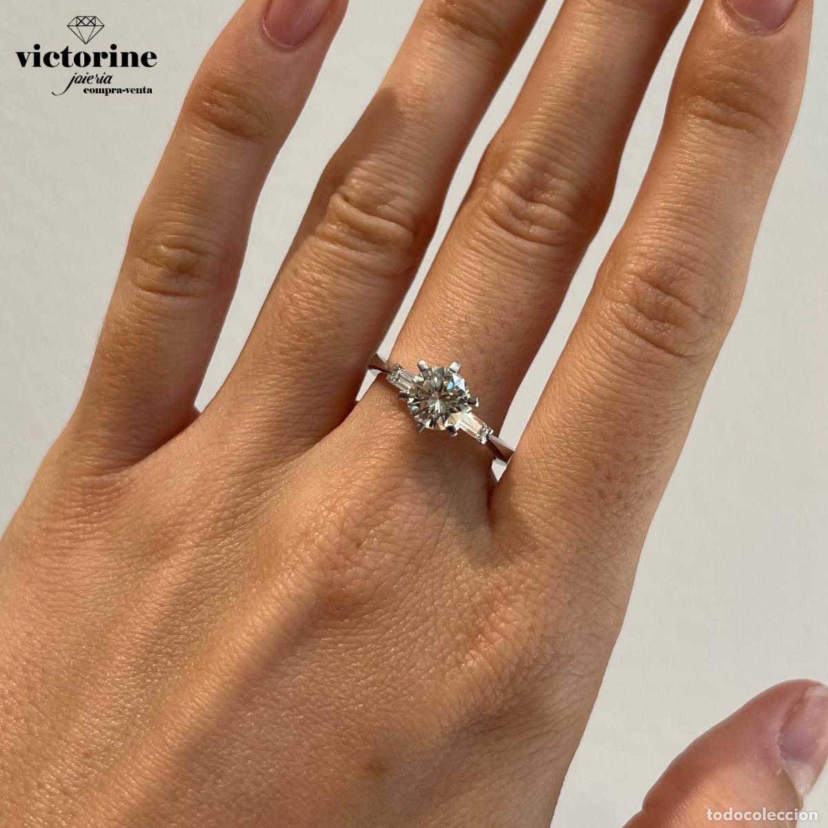 Joyeria: Anillo de compromiso de diamantes. Oro blanco 18k.
