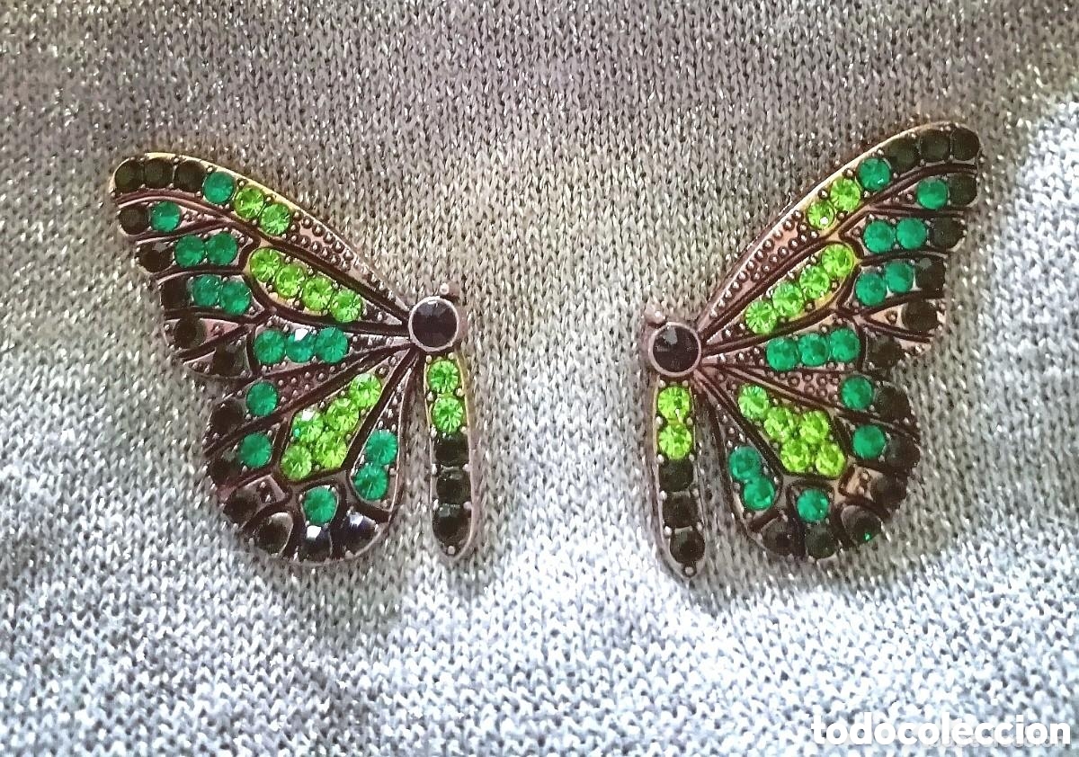 Jewelry: Originales pendientes de bot&oacute;n de mariposa con incrustaciones brillantes verdes 3,3cm. Muy bonitos