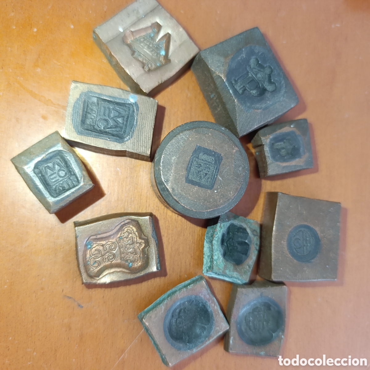Joyeria: Antiguos clich&eacute;s de orfebrer&iacute;a y joyer&iacute;a,matrices de estampaci&oacute;n,cobre.