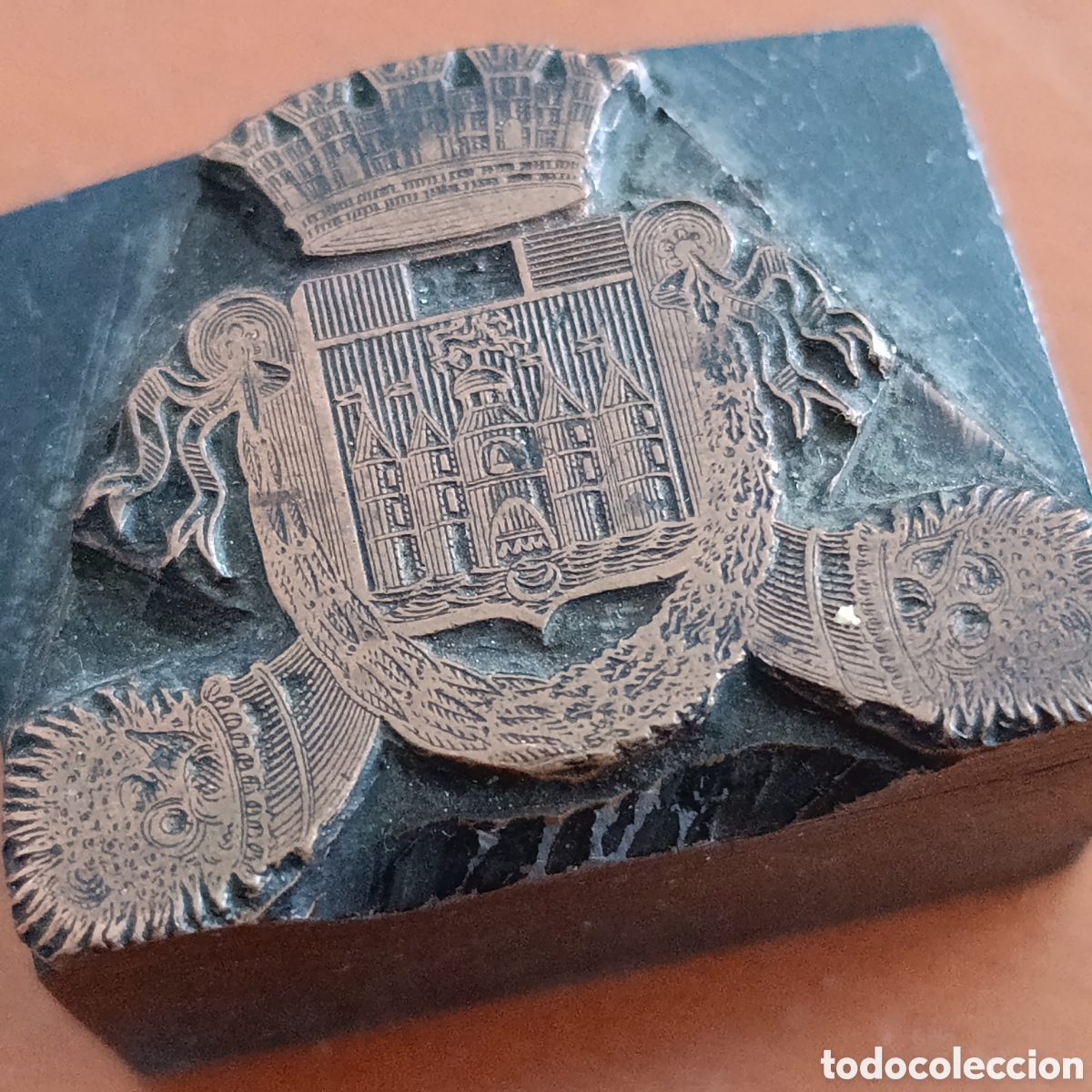 Joyeria: Galvanotipo antiguo (tambi&eacute;n conocido como electrotype en ingl&eacute;s).Escudo.En plomo y cobre