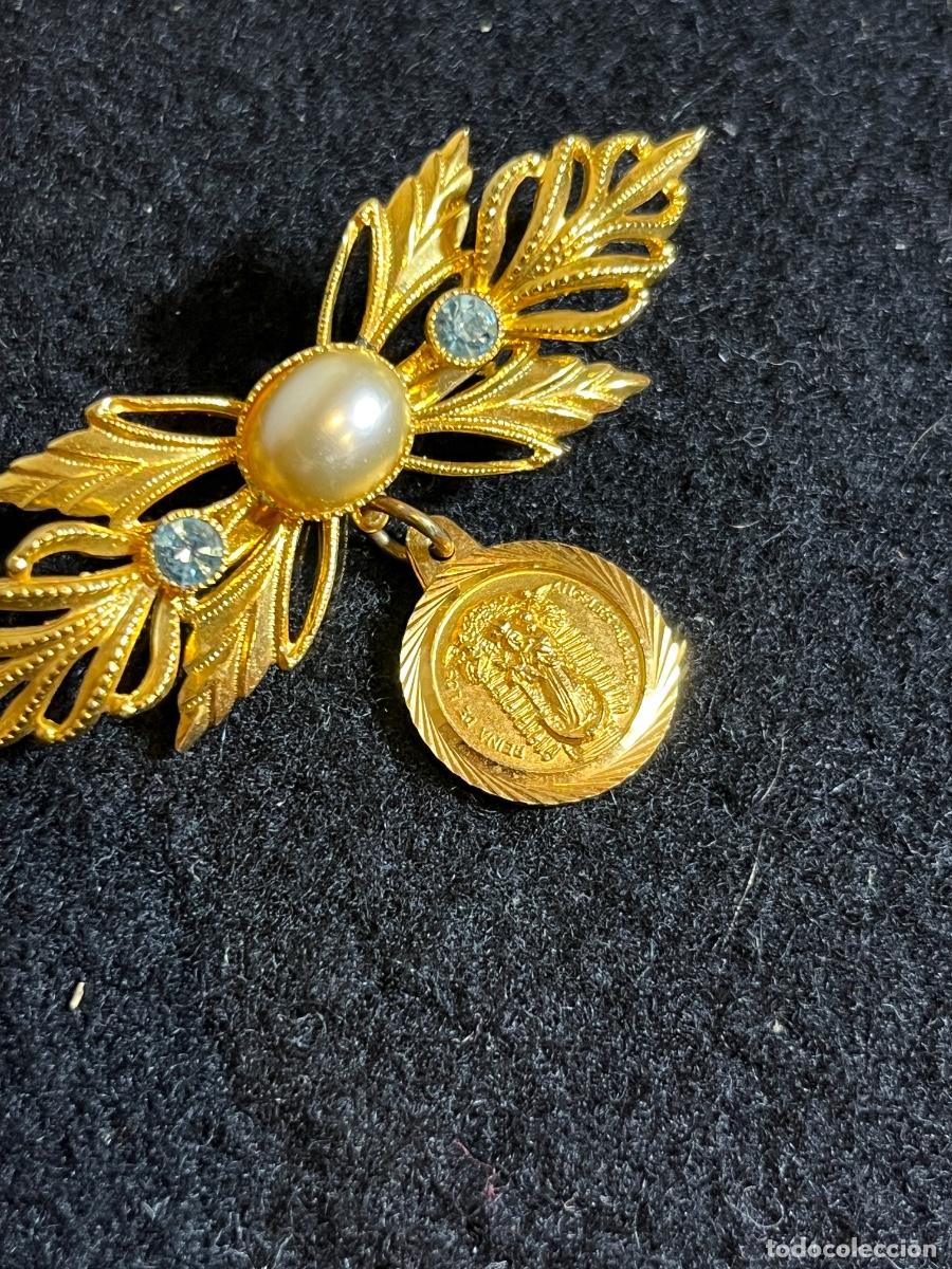 Joalharia: Broche religioso Virgen de los Desamparados bisuter&iacute;a vintage aguja dorada Valencia