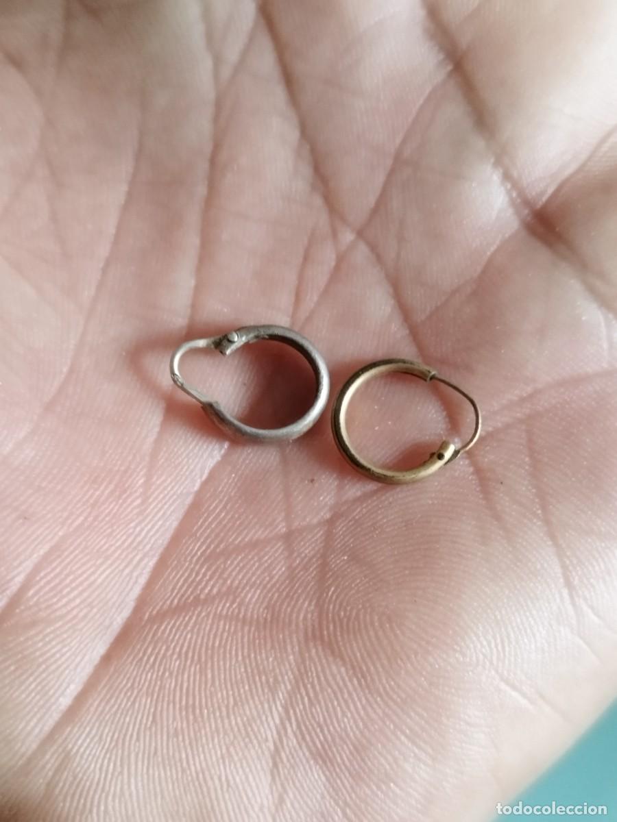 Joyeria: Dos antiguos pendientes de aros, en diferentes tama&ntilde;os..