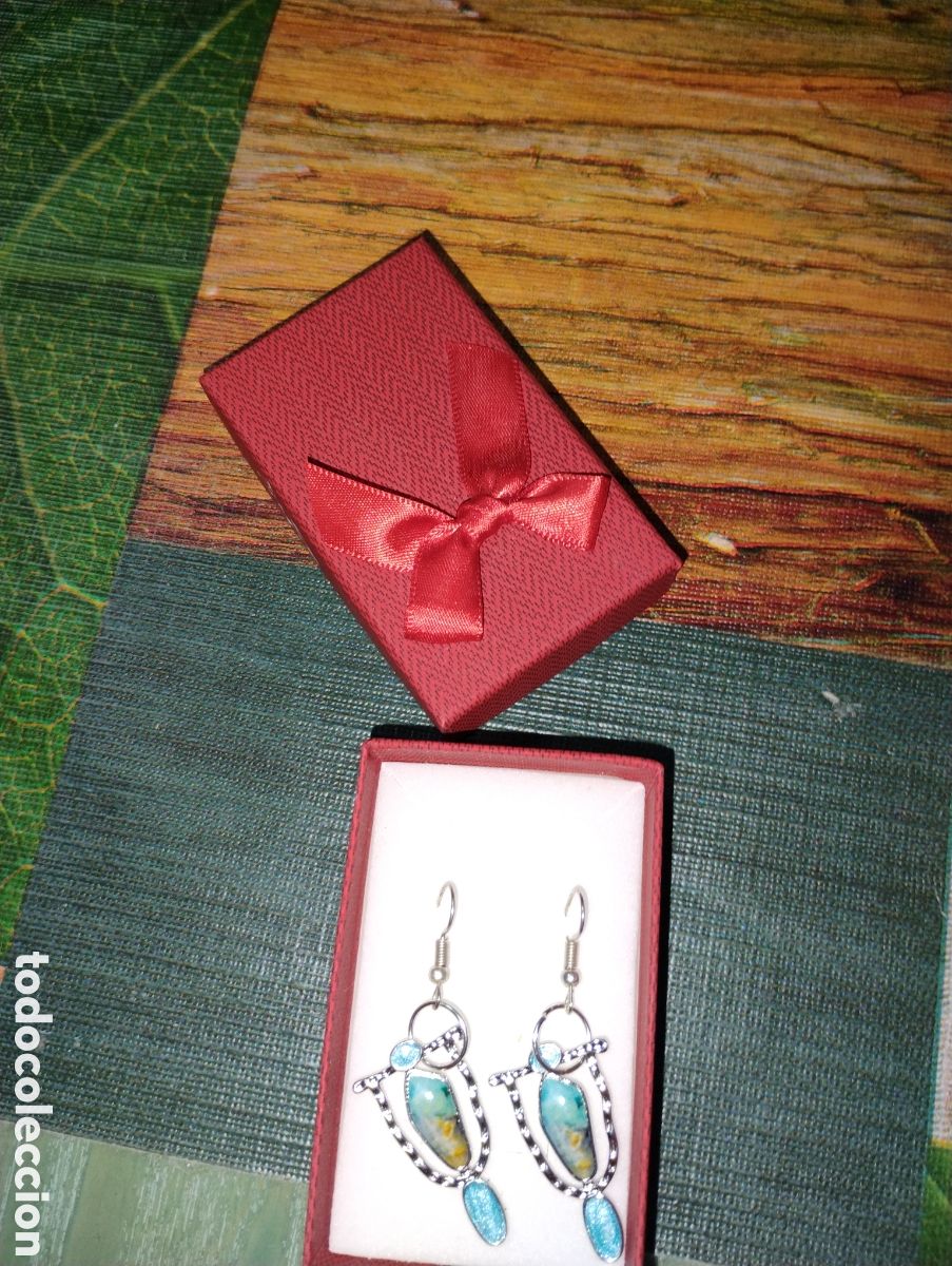 Joyeria: Pendientes plateados con turquesa