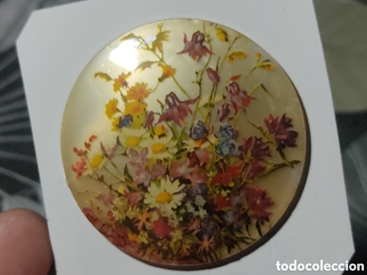 Joyeria: Broche estampado floral en acr&iacute;lico o pasta.Vintage.