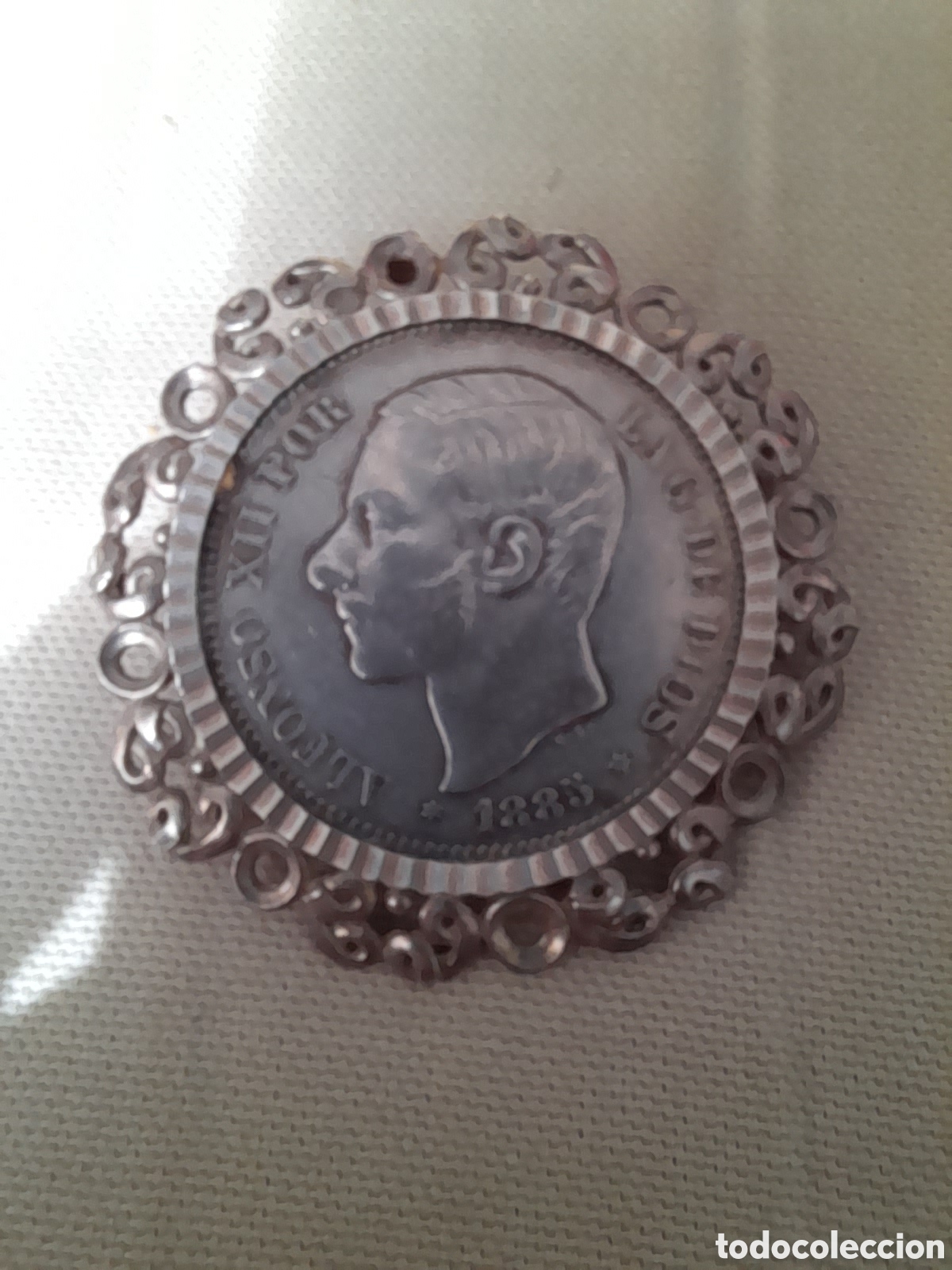 Joyeria: Broche de Plata Antiguo con Moneda de 5 Pesetas Alfonso XII (1885)