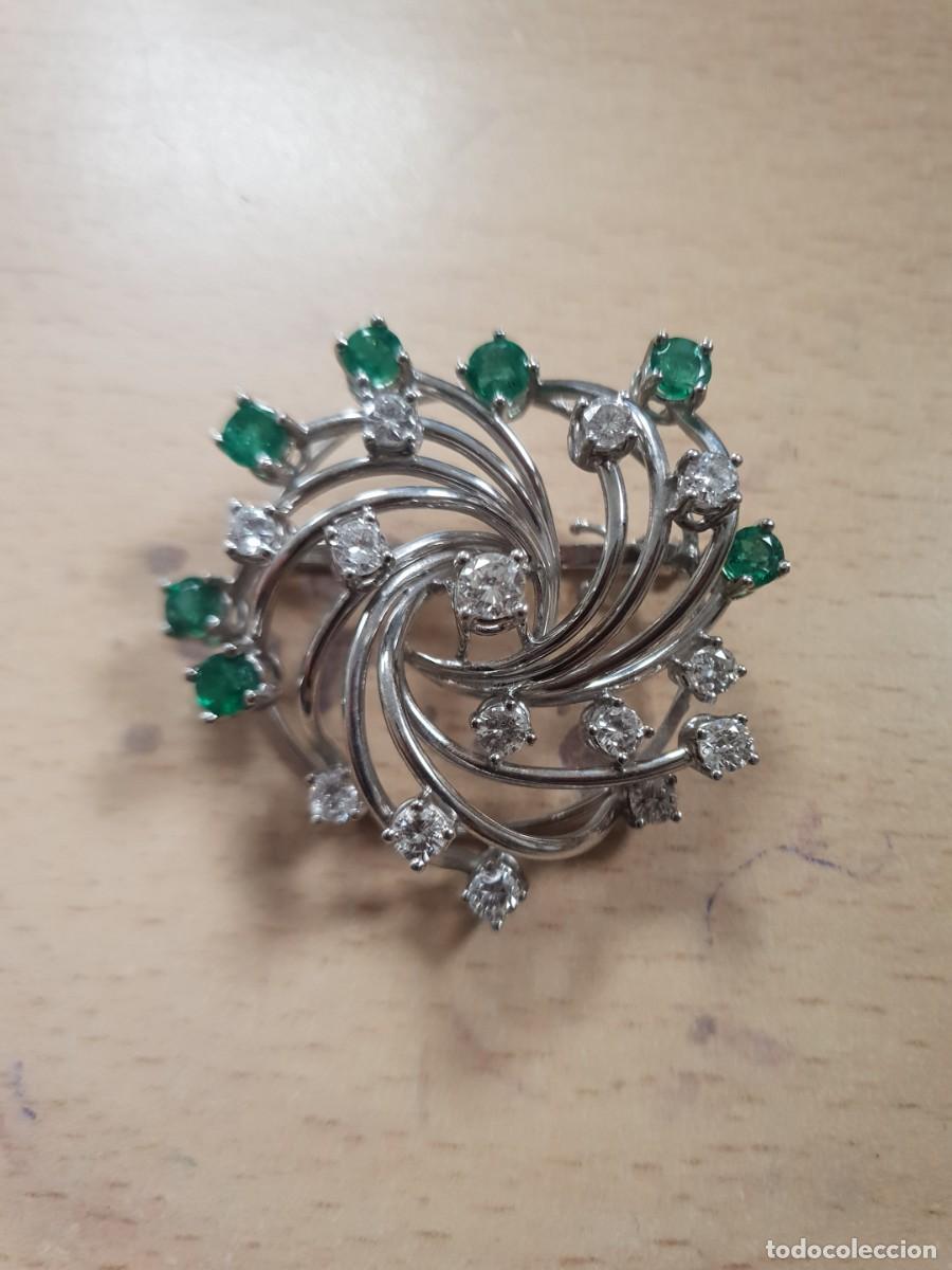 Joyeria: Broche vintage oro blanco con diamantes talla brillante y esmeraldas ver descripcion
