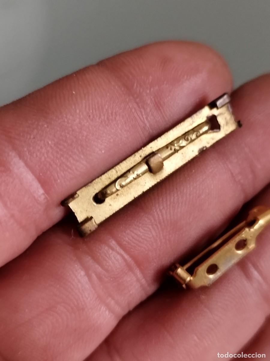Joyeria: Dos antiguos peque&ntilde;os broches a restaurar. - Foto 4