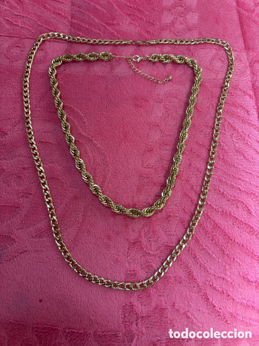 Jewelry: Dos cadenas metal dorado