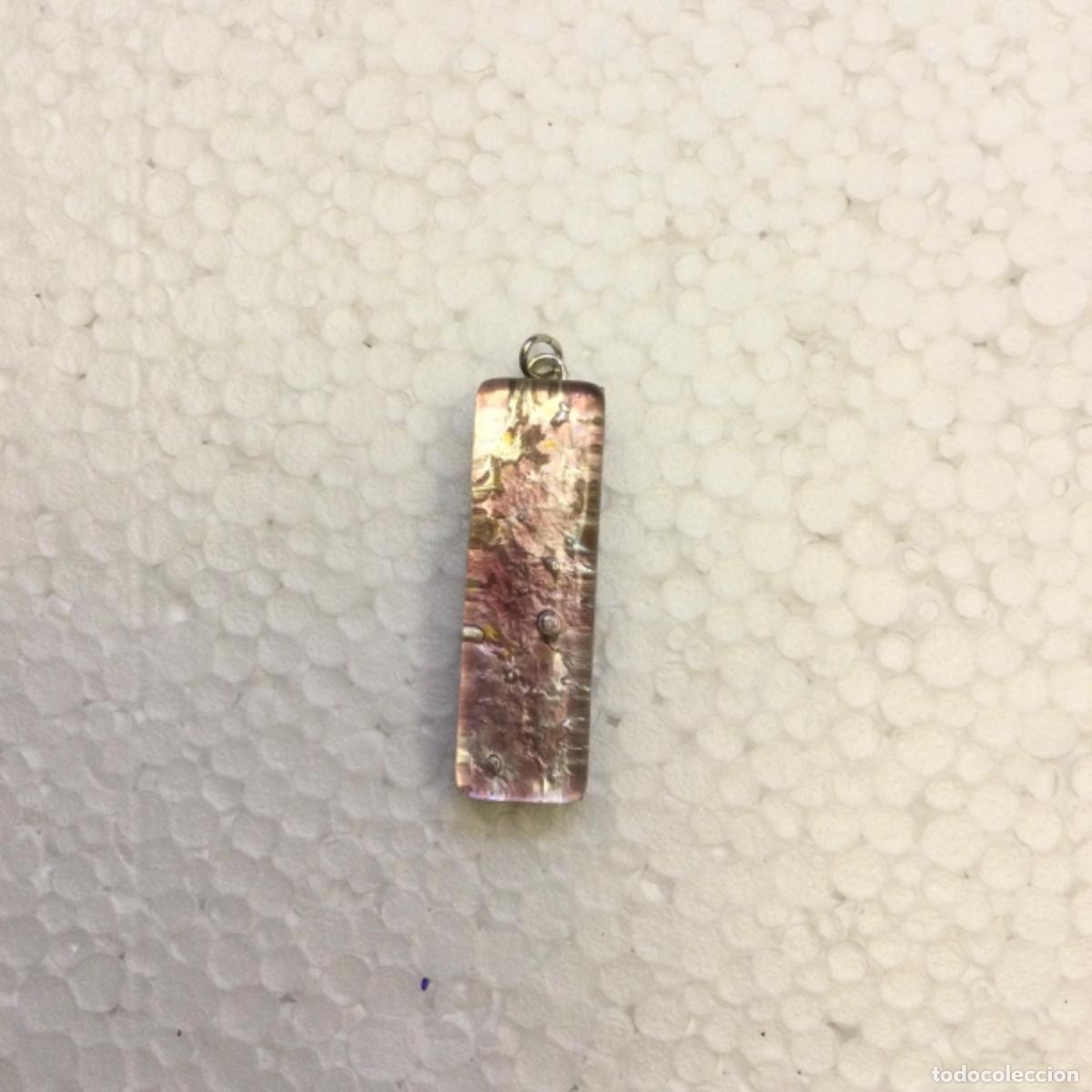 Joyeria: Colgante en vidrio de Murano. 1 x 4 cms. NUEVO