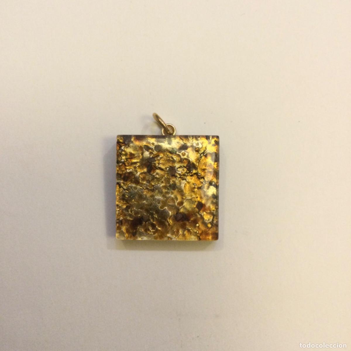 Joyeria: Colgante en vidrio de Murano. 3 x 3 cms. NUEVO