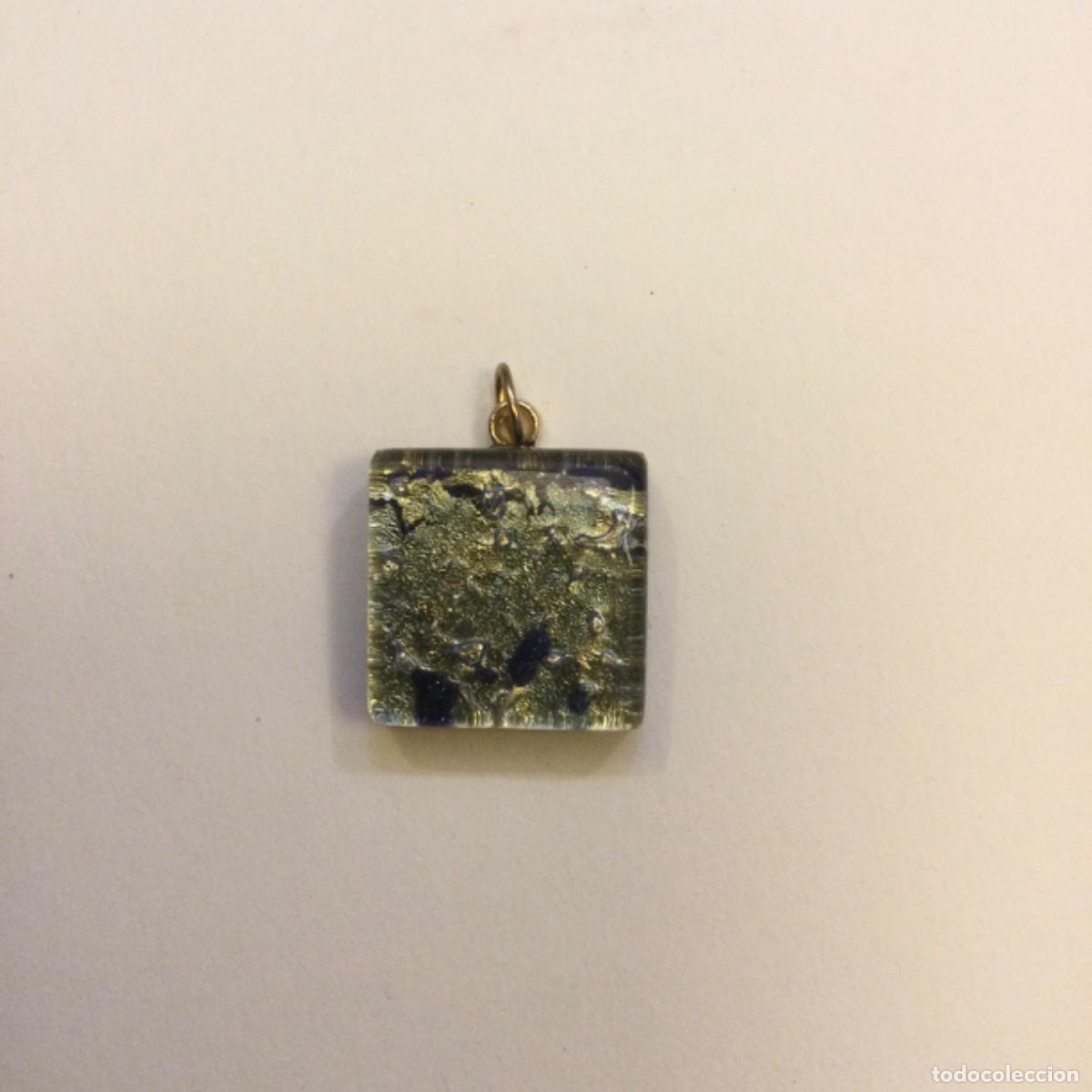 Joyeria: Colgante en vidrio de Murano 2 x 2 NUEVO