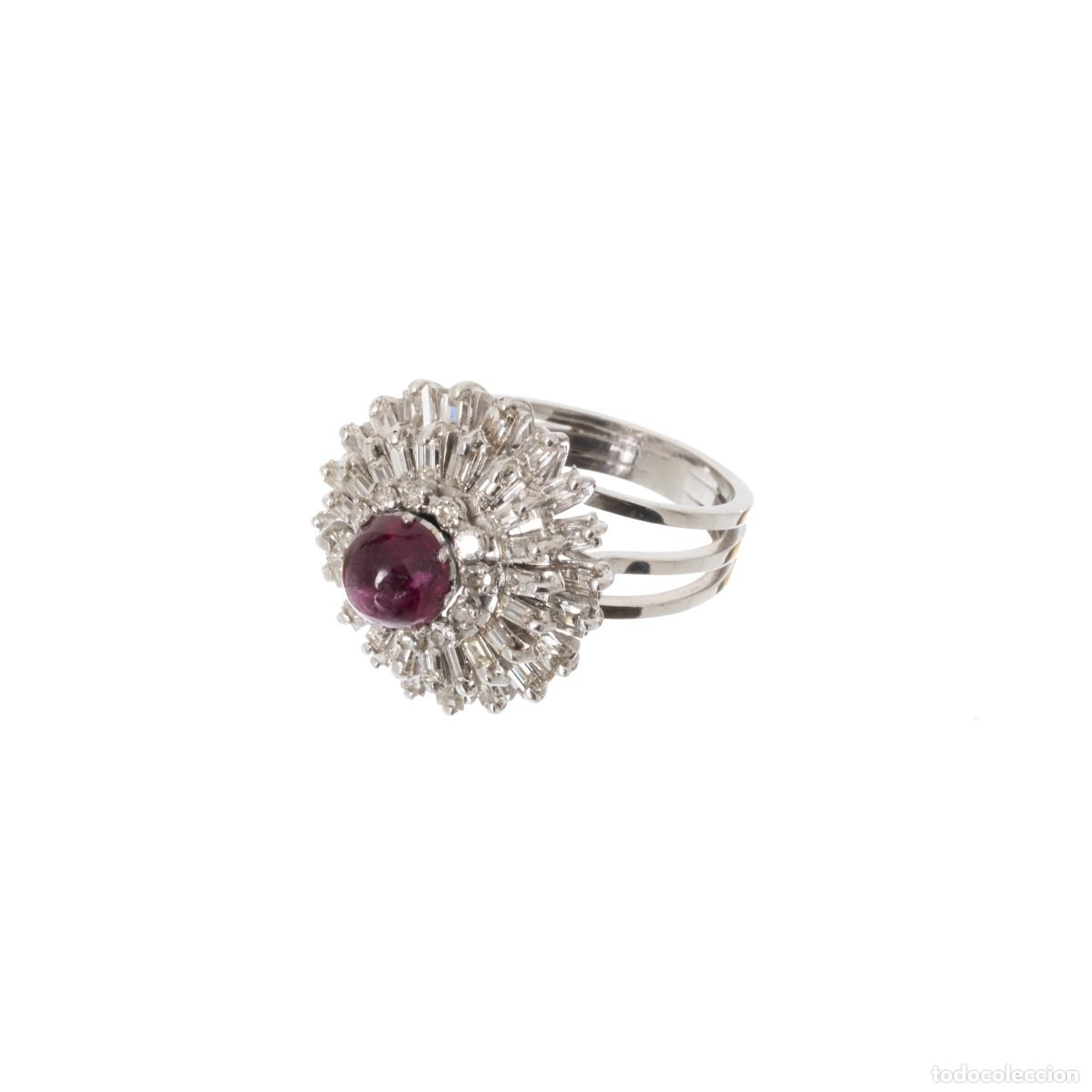 Joyeria: Anillo de ducha de oro de 18 quilates con diamantes y turmalina.