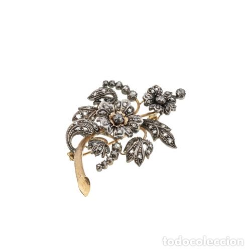 Joyeria: Plata - Broche de rama en oro de 19,2 quilates y plata con diamantes
