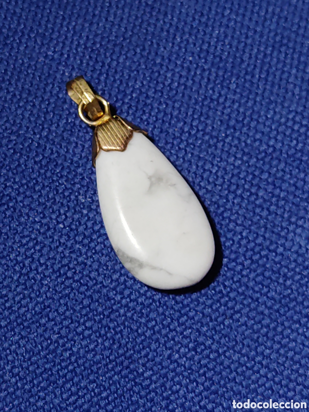 Joyeria: Colgante l&aacute;grima de turquesa blanca.Vintage.