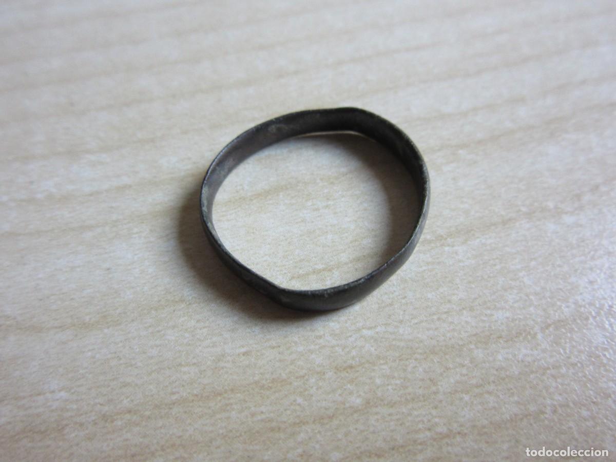 Joyeria: Antiguo anillo de bronce Di&aacute;metro 2 cm - Foto 3