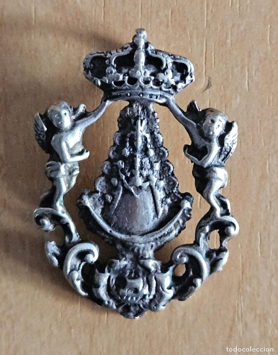 Joyeria: GRAN COLGANTE PARA CADENA O CORD&Oacute;N De la Virgen Del Roc&iacute;o EN PLATA - Peso 7,45 gr. - 38x26mm.